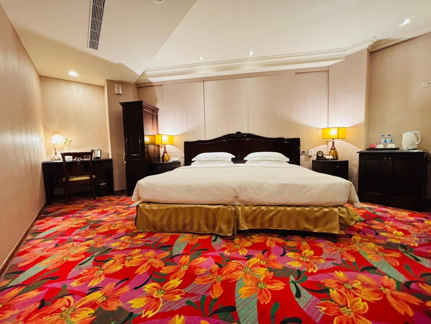 Royal Seasons Hotel Taipei ‧ Nanjing W. Экстерьер фото